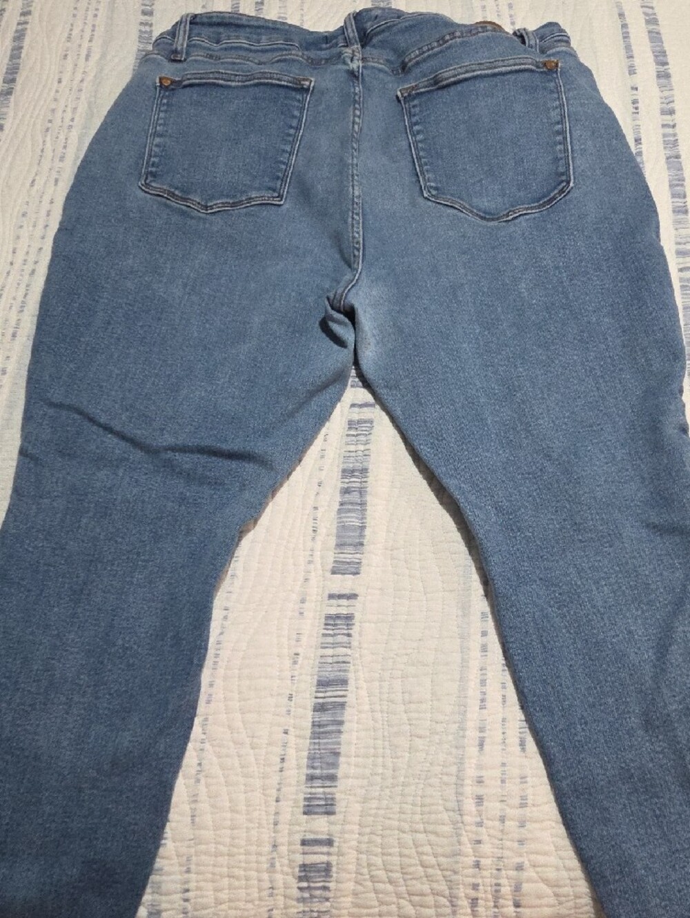 Judy Blue Women's High-Rise Medium Blue Stretch Jeans - Picture 4 of 5